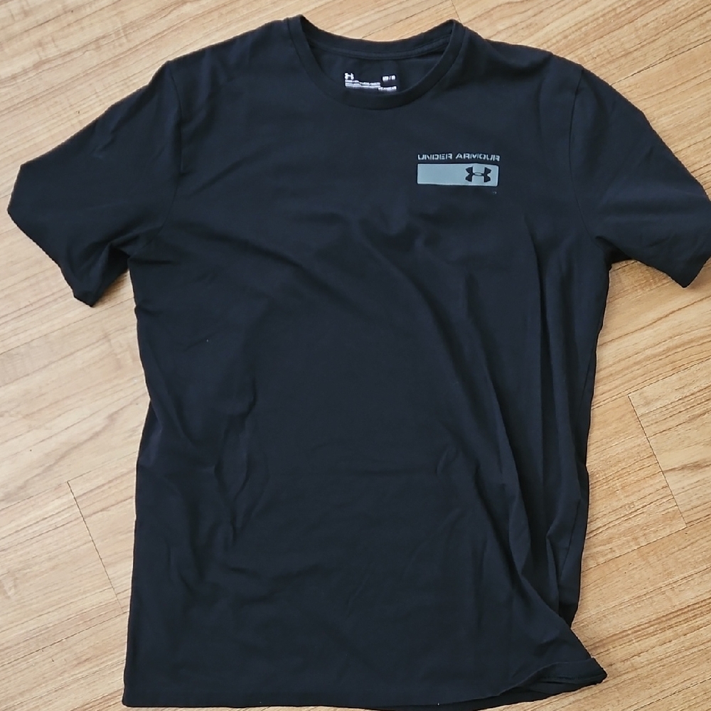 Men's Black Under Armour T-shirt Size Medium